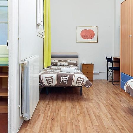 B&B Estudiantes Balmes Barcelona Buitenkant foto