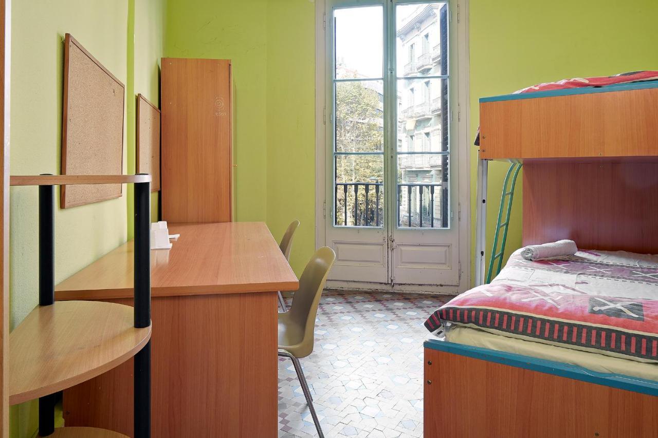 B&B Estudiantes Balmes Barcelona Buitenkant foto