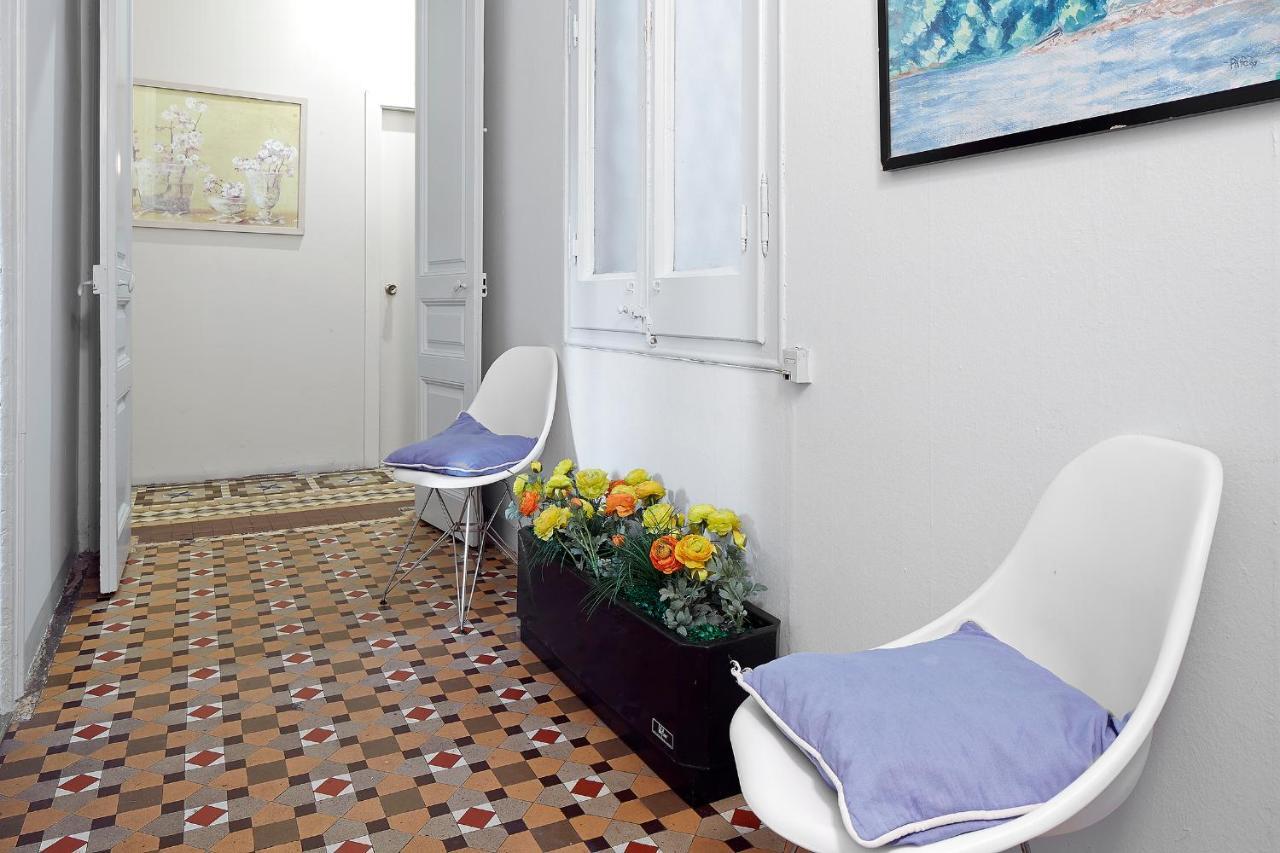 B&B Estudiantes Balmes Barcelona Buitenkant foto